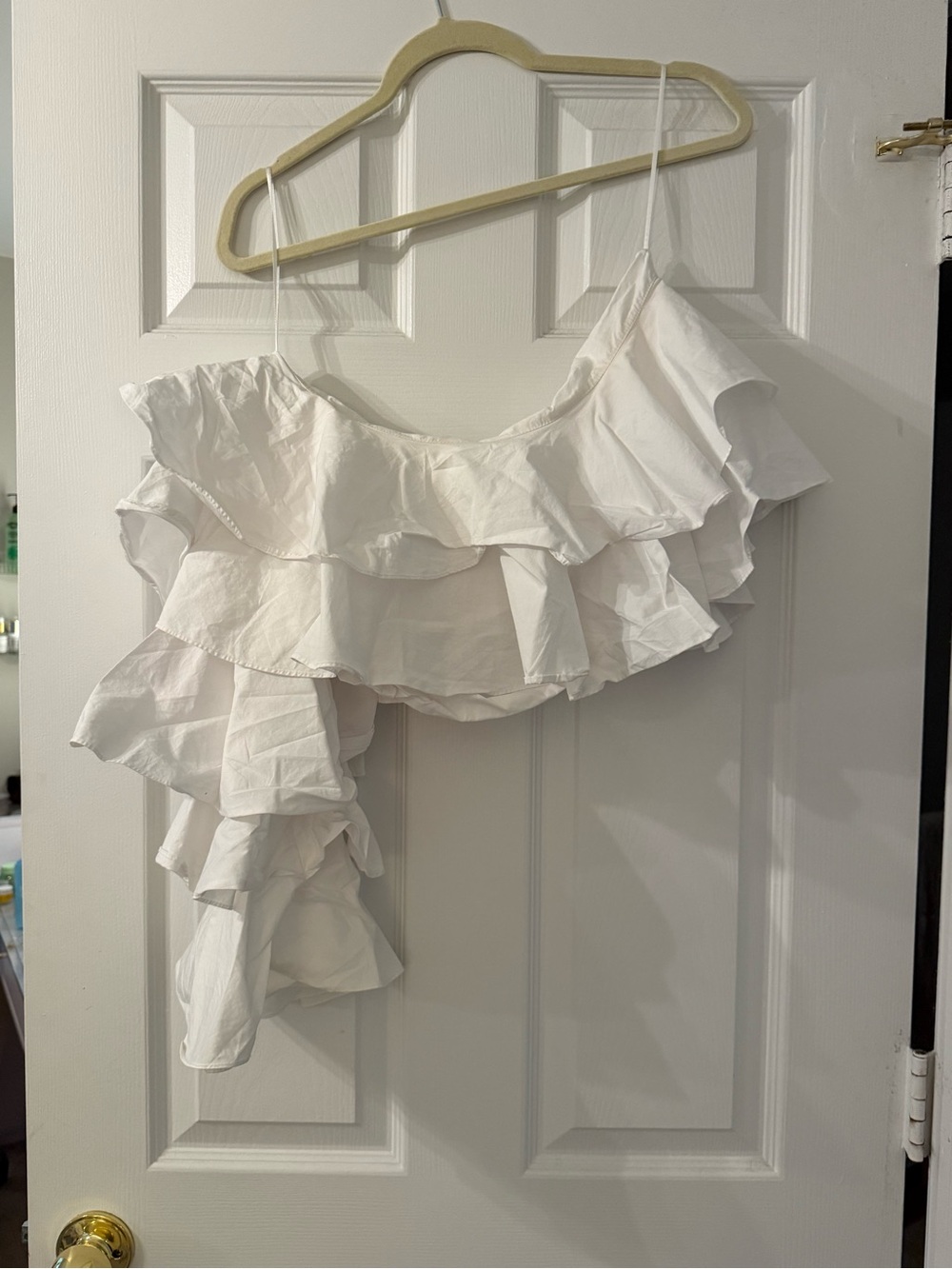 Style Mafia White One-Shoulder Ruffle Crop Top - Picture 2 of 3